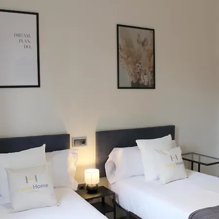 Casa de hóspedes Insidehome Catedral- Privadas En El Centro Con Cocina Compartida